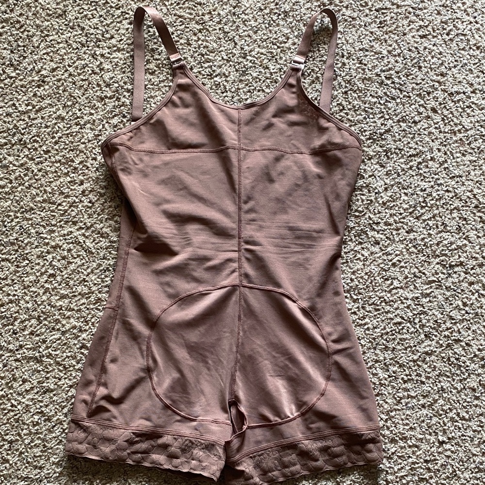 Women's Seamless Shapewear Bodysuit (light brown)